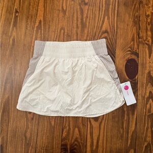 Yogalicious White and Light Gray Athletic Skort